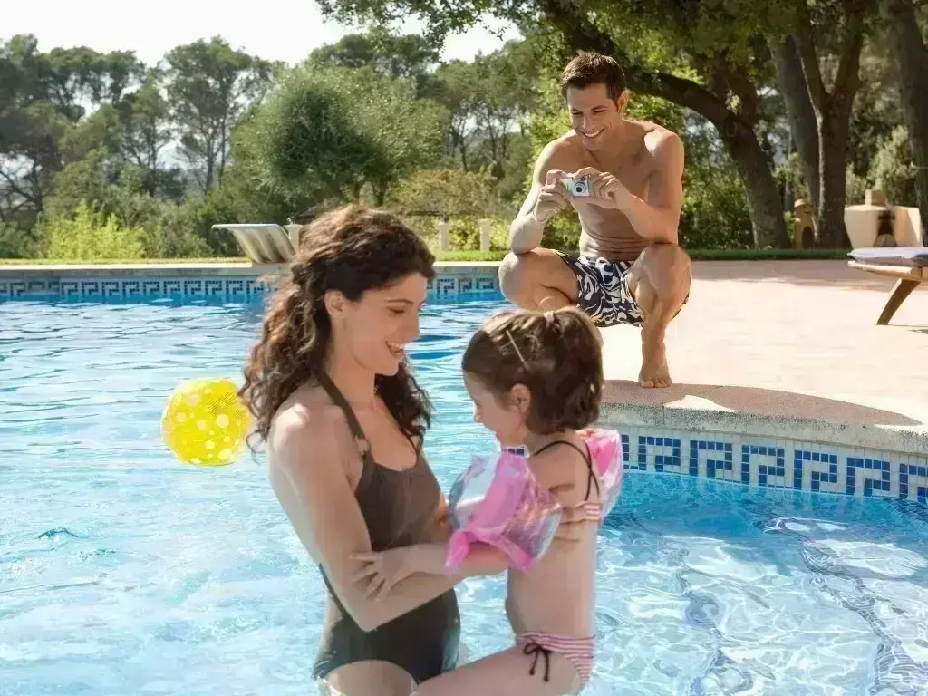 #1 Swimming Pool Builders in Lakeview Heights, British Columbia